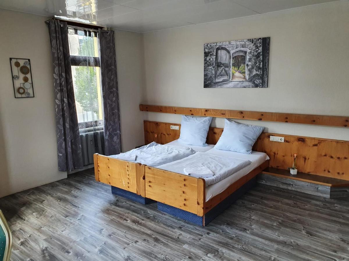 Stay2Night Hotel Dillingen an der Saar Exteriör bild